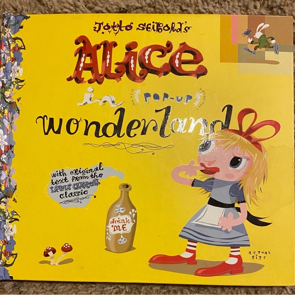 Alice in Wonderland Pop Up Book - Picture 1 of 5